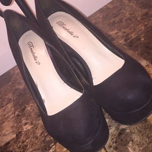 Size:11 wedges